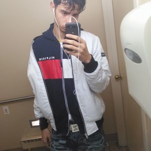 Meet your Posher, Manuel